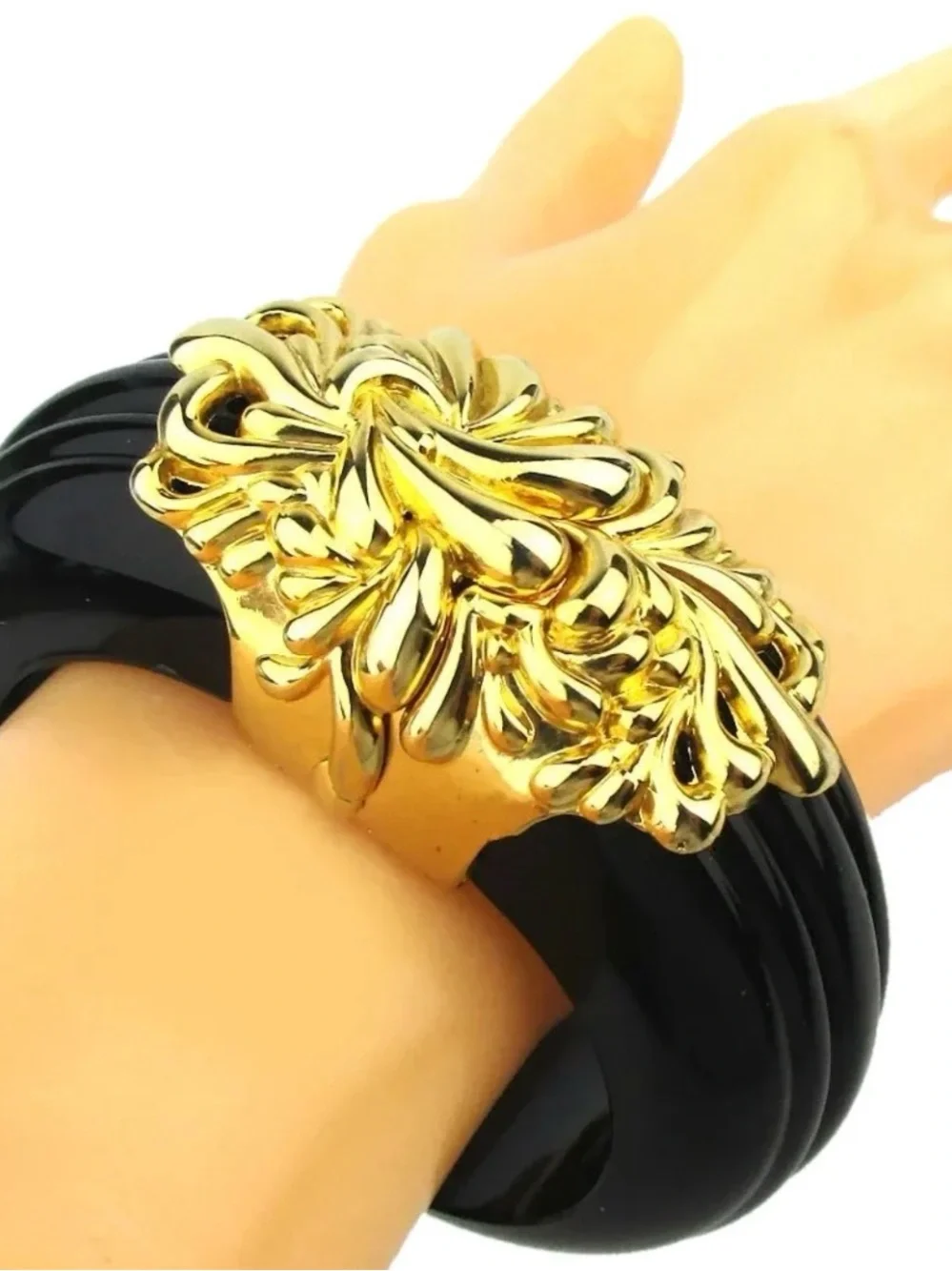 Vintage Inna Cytrine Paris Fleur Chrysanthemum Black Lucite Clamper Bracelet
